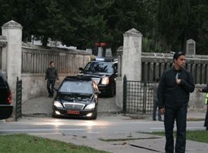 Başbakan oğlu Bilal ile Karacaahmet'e gitti