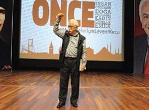 Levent Kırca'dan güldüren seçim konuşması