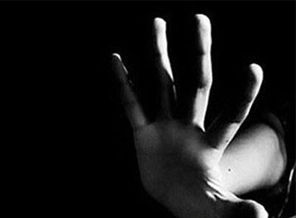 'Tacizcisini gözaltına aldırıp dövdüğü' iddia edilen savcıya ceza