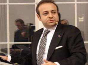 Egemen Bağış'tan ölü seviciler yakıştırması