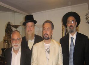 Bülent Arınç, Adnan Hoca ve 'kedicikleri'ne tepki gösterdi!