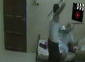 Yaşlı adama dayak! Görüntüler ülkeyi ayağa kaldırdı!