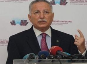 Ekmeleddin İhsanoğlu'ndan adaylık açıklaması