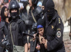 Mısır'da, kadın erkek demeden zulüm yaptılar