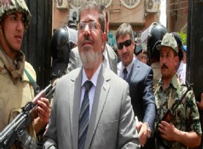 Mursi'nin davası ertelendi