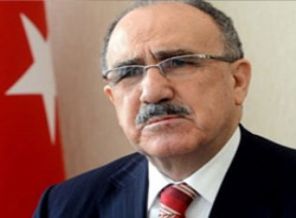 Kimsenin önünde diz çökmeyiz