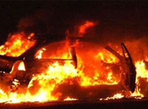 TİKKO örgütü Tunceli'de araç yaktı!