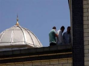 Yakılan Camii'ye ikinci saldırı!