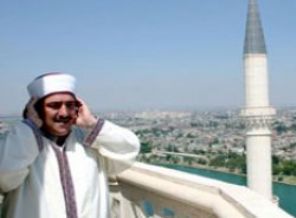 'Bir iki dakikayla oruç bozulmaz'