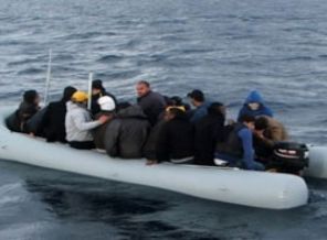 Ege Denizi'nde 24 göçmen kurtarıldı