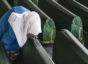 Potoçari'de gözyaşı ve hüzün hakim