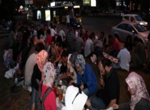 İsrail elçiliği önünde iftar