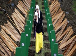 Sırplar hala Müslümanlara diş bilemeye devam ediyor