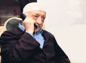 Şok iddia: Gülen'in iç çamaşırı hediye olarak dağıtıldı