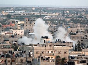 İsrail'den camiye füze: En az 15 ölü