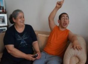 İngilizler rahatsız oldu, engelli Türk uçaktan atıldı