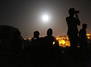 İsrailliler Süper Ay ve operasyonu aynı anda izledi