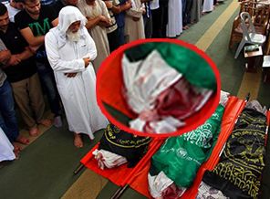 Kanlı kefenleriyle defnedildiler