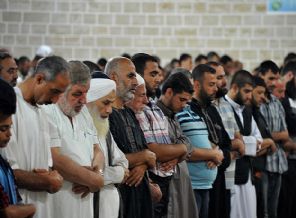 Gazze'de Teravih namazı korkusu