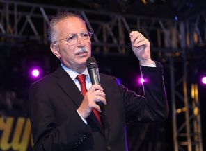 İhsanoğlu: 'Halk yeni bir ses istiyor'