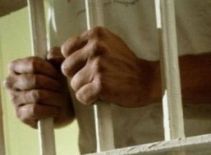 Yardıma muhtaç mahkum ailelerine aylık bağlanacak