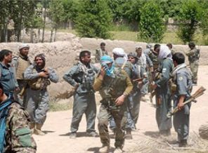 Afganistan talibanı vurdu: 37 ölü