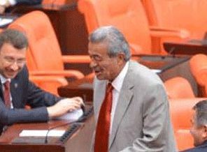 Kamer Genç MHP'ye geçti