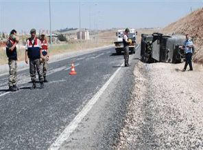 Askeri araç devrildi: 9 yaralı