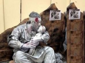 İsrail heykel ile protesto edildi