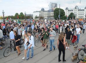 Atina ve Kopenhag'da İsrail protestosu