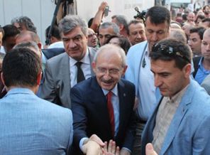 Kılıçdaroğlu 6 bin kişilik iftar sofrasına oturdu