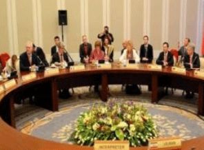 İran ile nükleer müzakereler ertelendi