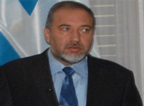 İsrail diplomatları geri çekiyor