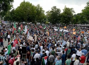 İsrail'in Gazze saldırılarına sert protestolar!