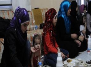 Vatandaşlar Suriyelilere evlerini açıyor