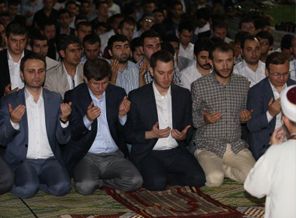 Ak Gençlik, Davutoğlu ile Gazze için buluştu