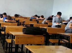 Bu kare 35 yıllık öğretmenliği bitirdi