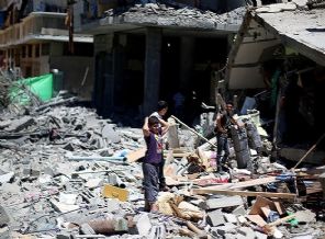 İşte İsrail'in  'Gazze'ye vuracağız broşürü'