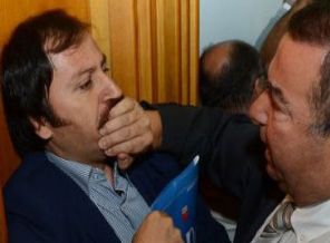 Grup toplantısında istifasını sununca...