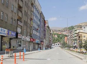 Hakkari'de esnaf iş yerlerini açmadı