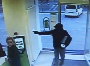 Hapisten çıktı aynı bankayı soydu