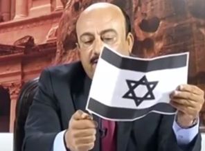 Canlı yayında İsrail bayrağı yaktı -Video