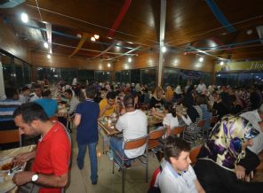 Ceza evindeki Müslümanlar için AHİT-DER'den iftar