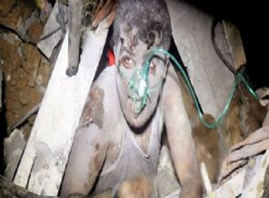 Enkazdan yükselen selam