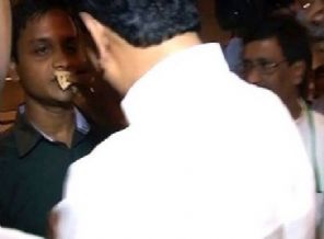 Milletvekili zorla oruç bozmaya çalıştı!