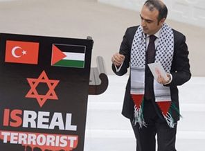 TBMM'de İsrail'e pankartlı protesto