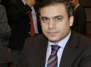 Gözaltındaki polislere Hakan Fidan sorusu