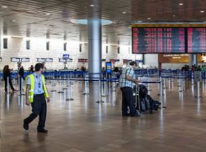 Tel Aviv'e uçuşların yarısından çoğu iptal