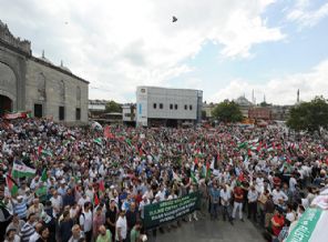 Siyonist Vahşet Eminönü Meydanında Lanetlendi!