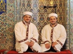 İkiz imamlar: Cemaatte dejavu etkisi oluyor